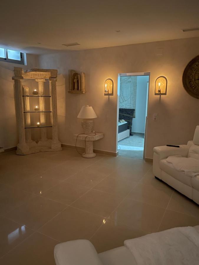 Luxury 4 Bed Private Villa With Option Of Heated Pool In Villamartin Alicante Buitenkant foto